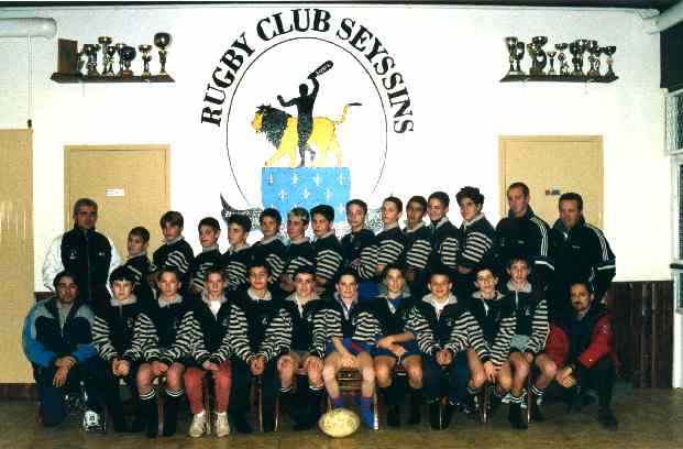 les Minimes encadrés par leurs entraineurs Pontré, Patou et Coda